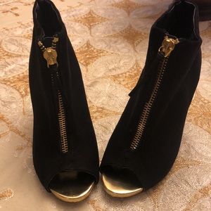 Madden girl black shoes with high heels